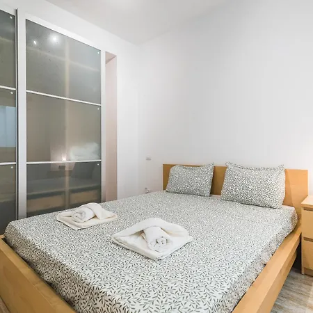 Home2book Elegant Urban La Naval Apartment *