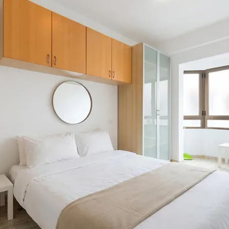 Elegant La Naval 4 *